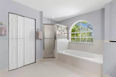 1071 NW 184th Ter, Pembroke Pines, FL 33029 - Photo 45