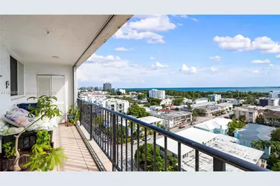 7850 Byron Ave #1004, Miami Beach, FL 33141 - Photo 3