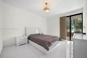 3731 N Country Club Dr, Aventura, FL 33180 - Photo 5