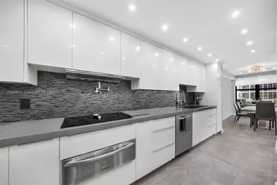 9801 Collins Ave #16U, Bal Harbour, FL 33154 - Photo 17