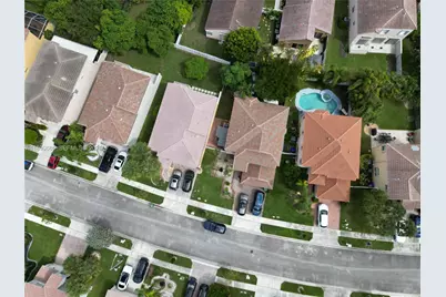 2271 NW 159th Ave, Pembroke Pines, FL 33028 - Photo 5