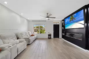 572 NE 6th Pl, Homestead, FL 33034 - Photo 13