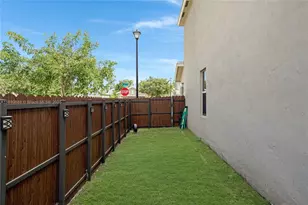 572 NE 6th Pl, Homestead, FL 33034 - Photo 11