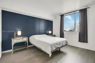 55 SE 6th St, Miami, FL 33131 - Photo 9