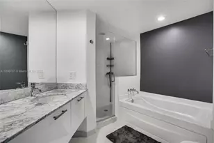 55 SE 6th St, Miami, FL 33131 - Photo 11