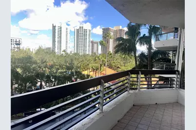 3600 Mystic Pointe Dr #511, Aventura, FL 33180 - Photo 9