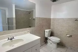 100 Golden Isles Dr, Hallandale Beach, FL 33009 - Photo 19