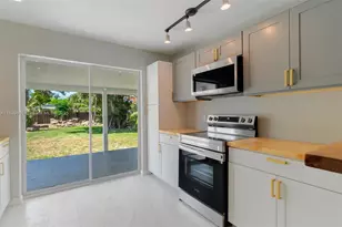246 NE 13th St, Delray Beach, FL 33444 - Photo 5