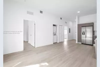 110 N Foster Rd #109B, Hallandale Beach, FL 33009 - Photo 9