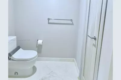 17111 Biscayne Blvd #409, North Miami Beach, FL 33160 - Photo 15