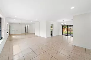 9835 SW 76th St, Miami, FL 33173 - Photo 5