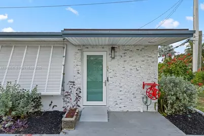 709 NW 7th St, Dania Beach, FL 33004 - Photo 3