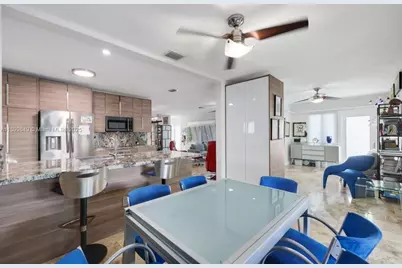 709 NW 7th St, Dania Beach, FL 33004 - Photo 13