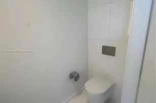 300 Biscayne Blvd Way, Miami, FL 33131 - Photo 9