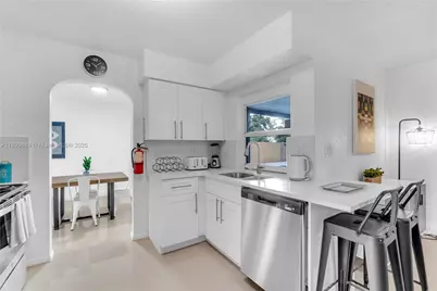 3961 NW 34th Ave, Lauderdale Lakes, FL 33309 - Photo 15