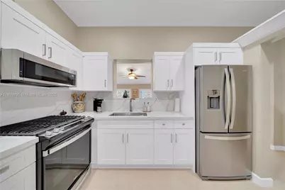 7910 SW 17th St, Miami, FL 33155 - Photo 7