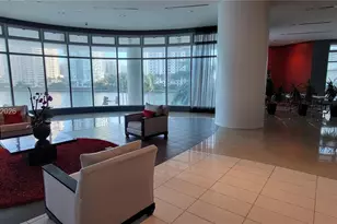 300 S Biscayne Blvd, Miami, FL 33131 - Photo 21