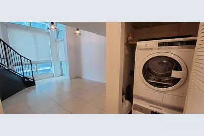 300 S Biscayne Blvd #L-1004, Miami, FL 33131 - Photo 11