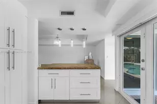 11437 SW 34th Ln, Miami, FL 33165 - Photo 11