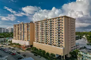 437 Golden Isles Dr, Hallandale Beach, FL 33009 - Photo 25