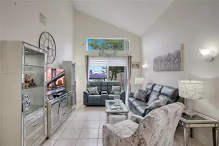 15865 NW 7th St, Pembroke Pines, FL 33028 - Photo 9