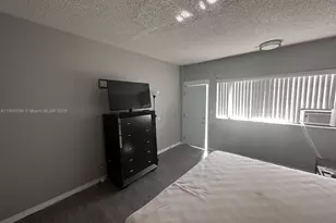 26 Diplomat Parkway, Hallandale Beach, FL 33009 - Photo 9