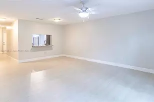 14237 SW 94th Cir Ln, Miami, FL 33186 - Photo 11