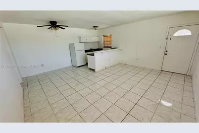 8000 Tatum Waterway Dr #1, Miami Beach, FL 33141 - Photo 5
