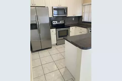 1901 San Remo Cir #1901, Homestead, FL 33035 - Photo 5