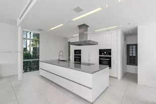 440 S Hibiscus Dr, Miami Beach, FL 33139 - Photo 21