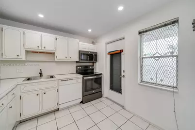 950 Hillcrest Dr #401, Hollywood, FL 33021 - Photo 7