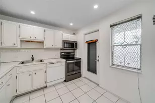 950 Hillcrest Dr, Hollywood, FL 33021 - Photo 7