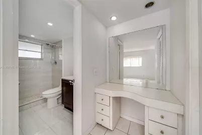 950 Hillcrest Dr #401, Hollywood, FL 33021 - Photo 17