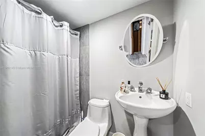 5820 Palm Tree Rd, Plantation, FL 33317 - Photo 17