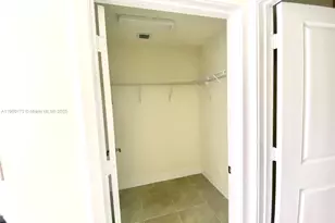 8001 NW 41st St, Doral, FL 33166 - Photo 11