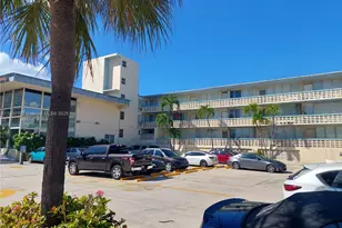 6484 Indian Creek Dr, Miami Beach, FL 33141 - Photo 13