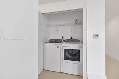 1155 Brickell Bay Dr #PH202, Miami, FL 33131 - Photo 9