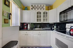 526 S 28th Ave, Hollywood, FL 33020 - Photo 9