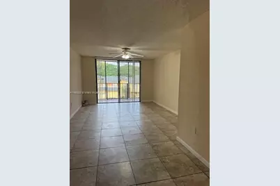 9678 Fontainebleau Blvd #310, Miami, FL 33172 - Photo 11