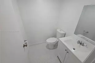 8735 Ramblewood Dr, Coral Springs, FL 33071 - Photo 17