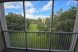 8735 Ramblewood Dr, Coral Springs, FL 33071 - Photo 15