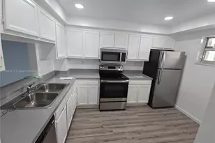 8735 Ramblewood Dr, Coral Springs, FL 33071 - Photo 11