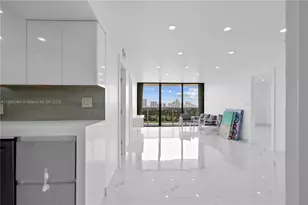 3675 N Country Club Dr, Aventura, FL 33180 - Photo 9