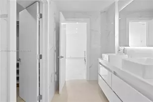 3675 N Country Club Dr, Aventura, FL 33180 - Photo 27