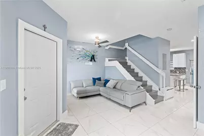 1621 SE 30th St #-, Homestead, FL 33035 - Photo 3