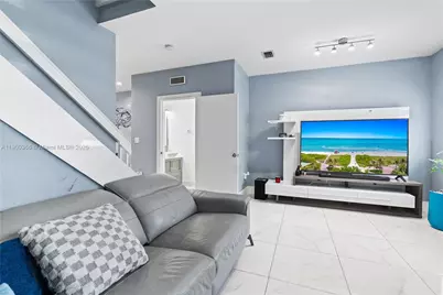 1621 SE 30th St #-, Homestead, FL 33035 - Photo 5