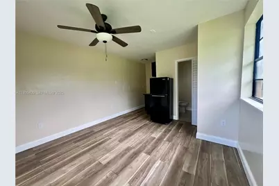 645 NW 1st Street #1, Florida City, FL 33034 - Photo 1