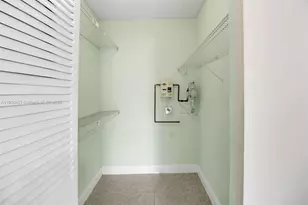 8160 Geneva Ct, Doral, FL 33166 - Photo 9