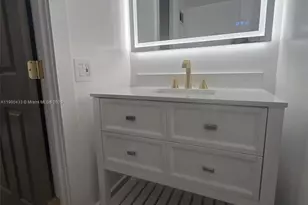 9800 W Bay Harbor Dr, Bay Harbor Islands, FL 33154 - Photo 9