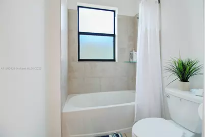 21016 NE 2nd Ct, Miami, FL 33179 - Photo 35